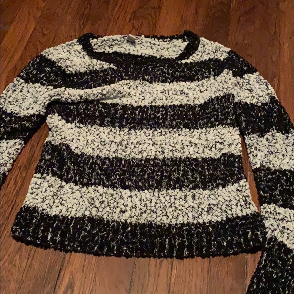 White and black sweater from Arizona
